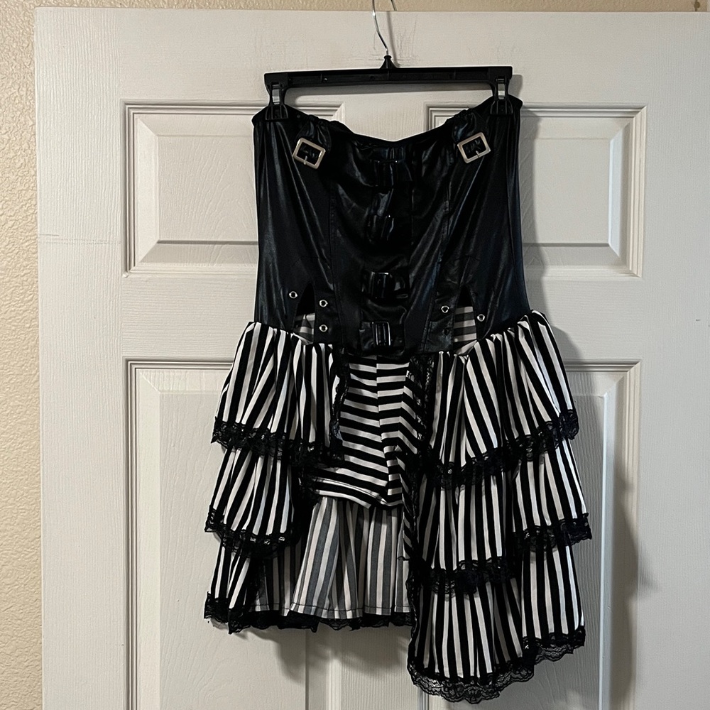 Black and White Striped Women's pirate dress! 🏴‍☠️